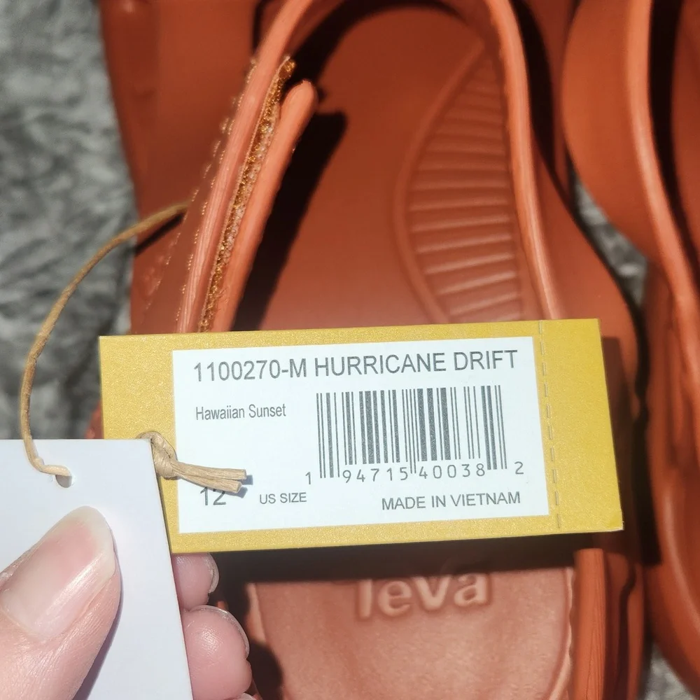 Nwt-Teva Hurricane Drift Hawaiian Sunset Size 12
